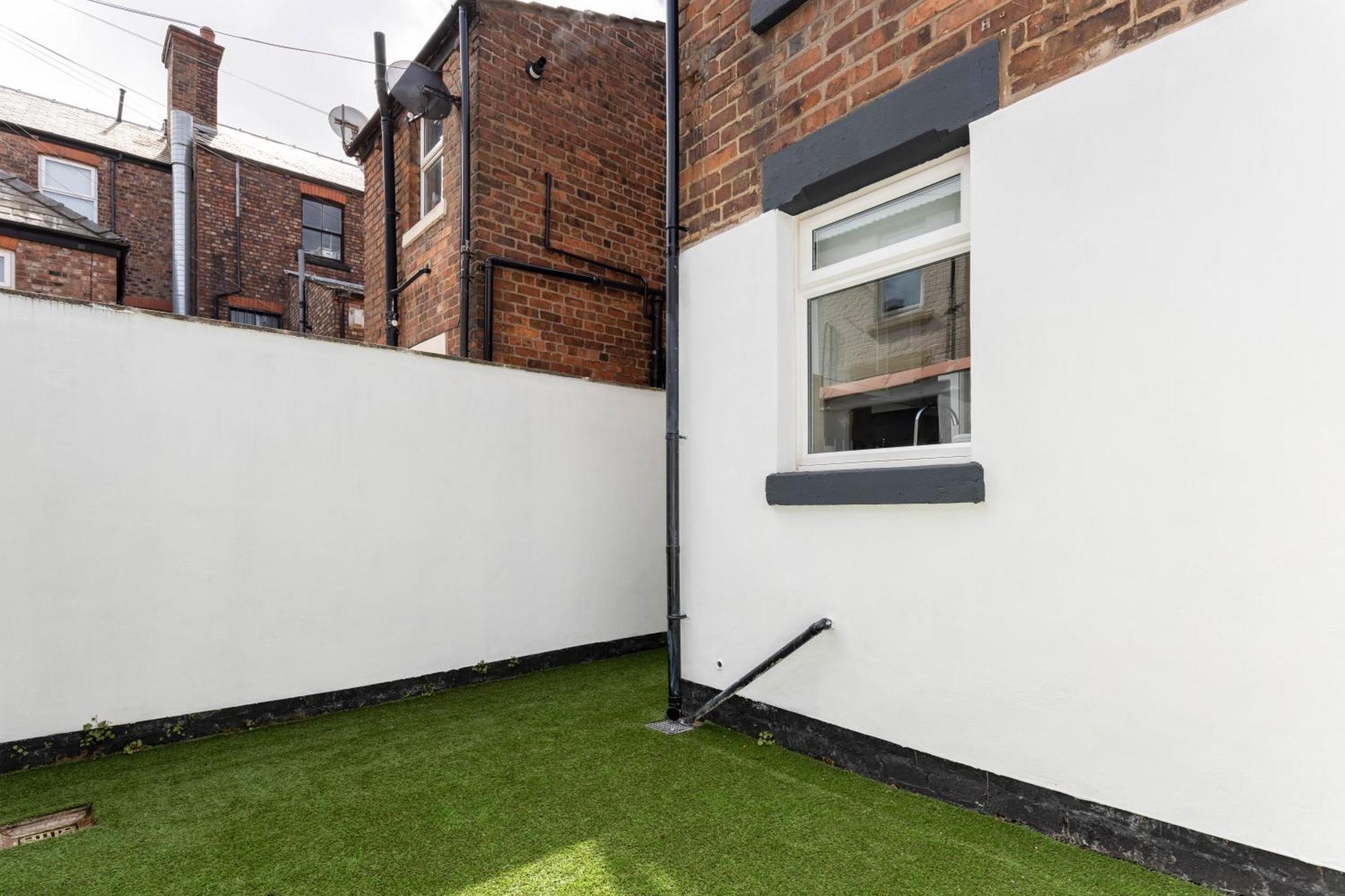 Modern & Stylish Home At The Corner Of Famous Penny Lane In Liverpool Esterno foto
